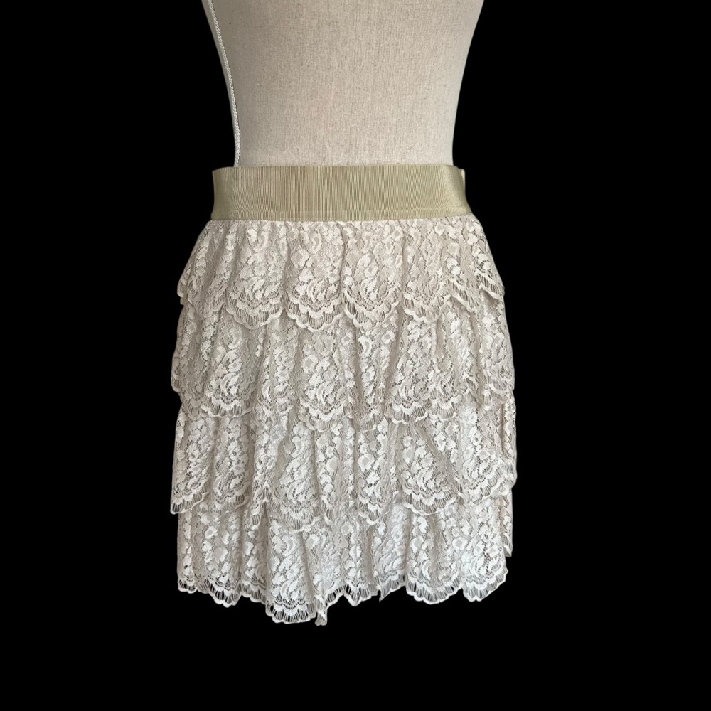 Ann Taylor Tiered Lace Skirt Size 6 Petite - Picture 1 of 16